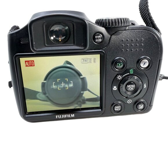 Fujifilm FinePix S700 Digital Camera 7.1 MP 10x Optical Zoom Fujinon Lens Black - Picture 5 of 7